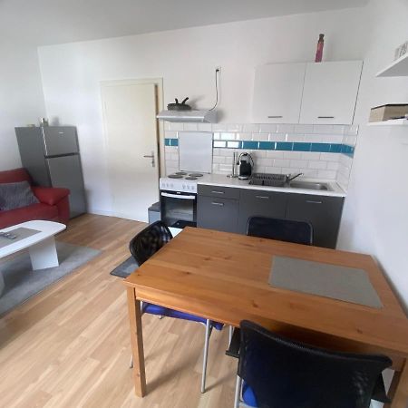 Schoene 2 Zimmer Apartment In Krefeld City, Monteur Wohnung Netflix & Prime Luaran gambar