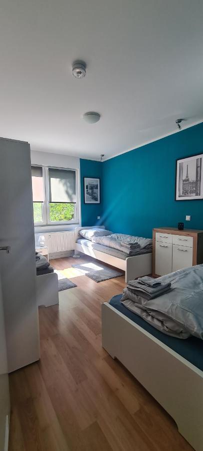 Schoene 2 Zimmer Apartment In Krefeld City, Monteur Wohnung Netflix & Prime Luaran gambar