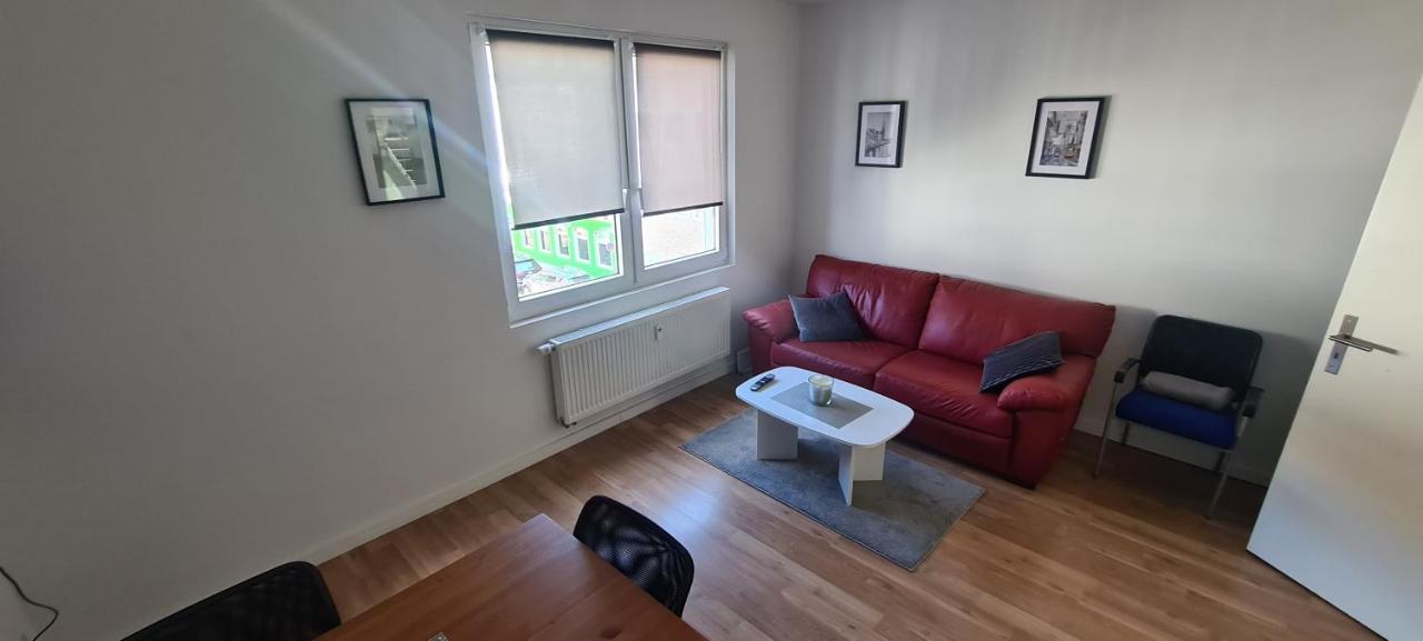 Schoene 2 Zimmer Apartment In Krefeld City, Monteur Wohnung Netflix & Prime Luaran gambar